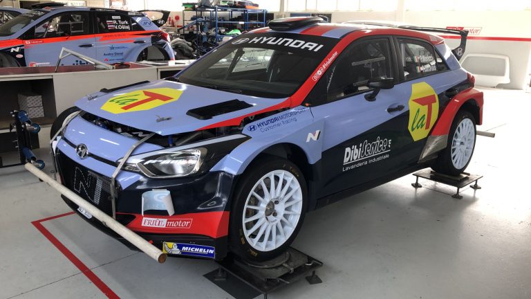 Moricci e Garavaldi al “Città di Pistoia” con il nostro logo sulla loro Hyundai i20